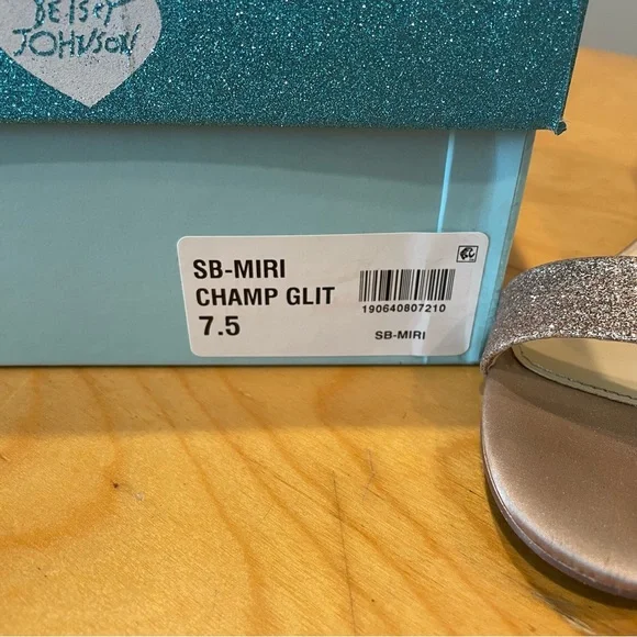 Betsey Johnson SB Miri Champagne Glitter block heels 🎉 Last Day! - Picture 7 of 7
